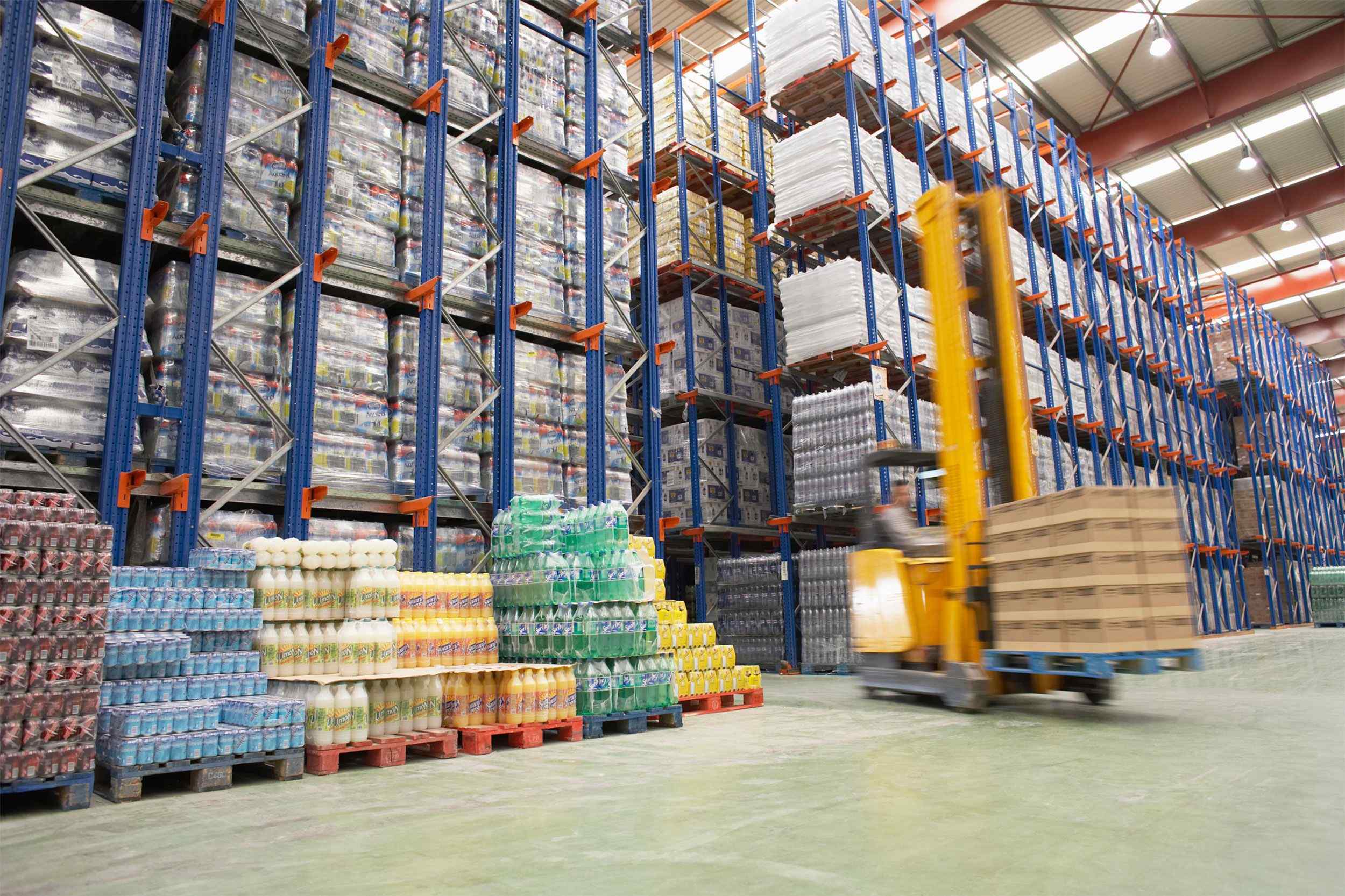 https://www.logispeedsindia.com/wp-content/uploads/2015/09/Warehouse-and-lifter.jpg